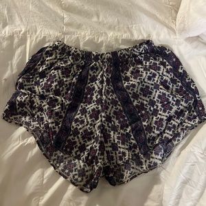 Brandy Melville “one size fits all” patterned shorts